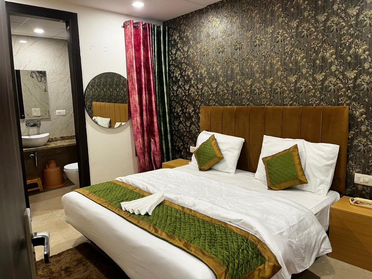 Roomquet Comfort Inn Prayagraj Exterior photo